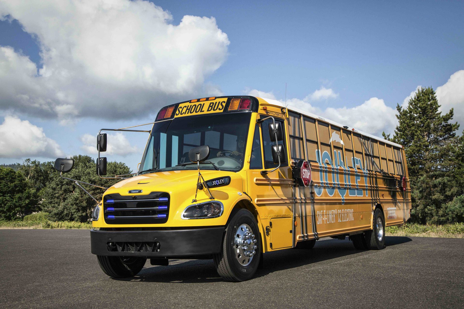 Thomas Built Buses Saf-T Liner Jouley.