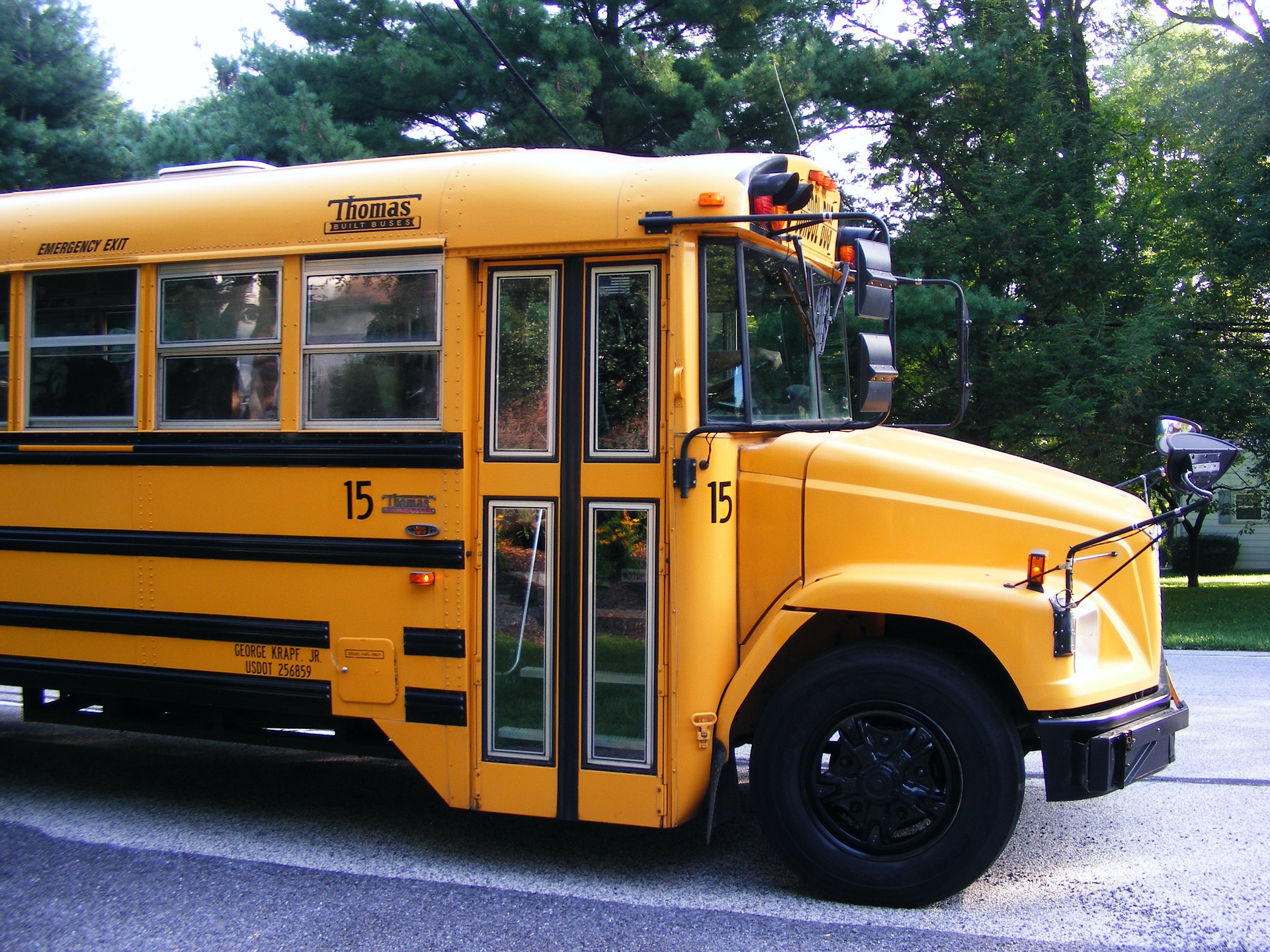 Желтый школьный автобус. Школьный автобус. Современный школьный автобус. Американский автобус для школьников. Школьный автобус School Bus.