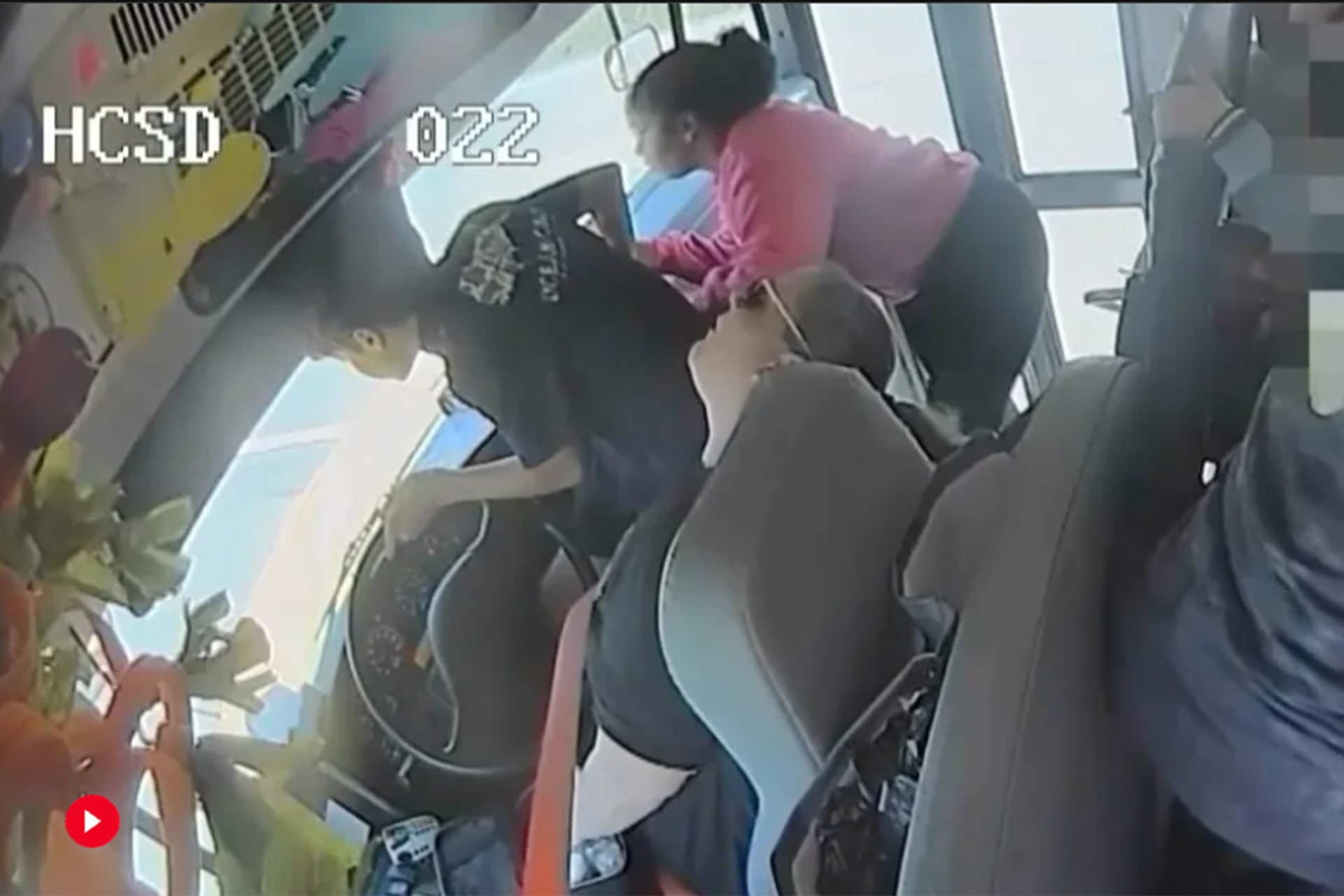 Students Praised for Stopping School Bus, Helping Driver During Medical Emergency